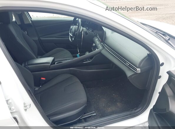 5NPLS4AG7PH088469 2023 HYUNDAI ELANTRA White Widok wnętrza z przodu