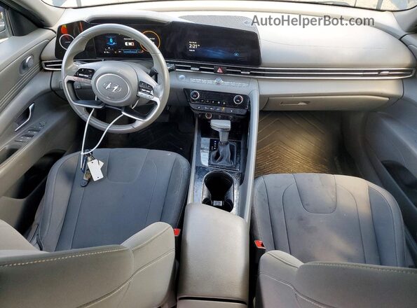 5NPLS4AG9PH091390 2023 HYUNDAI ELANTRA Черный Вид панели приборов