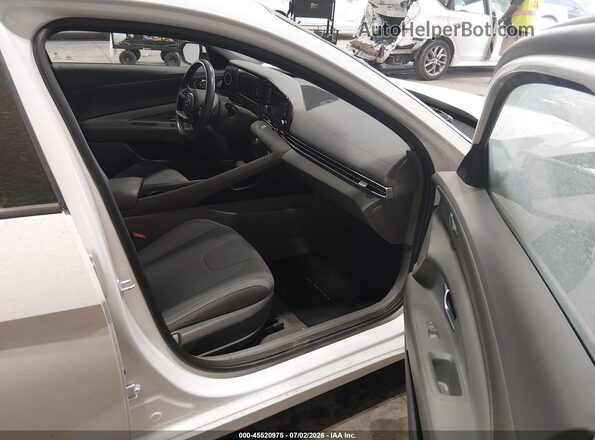 5NPLS4AGXMH001935 2021 HYUNDAI ELANTRA White Սալոնի դիմացի տեսք