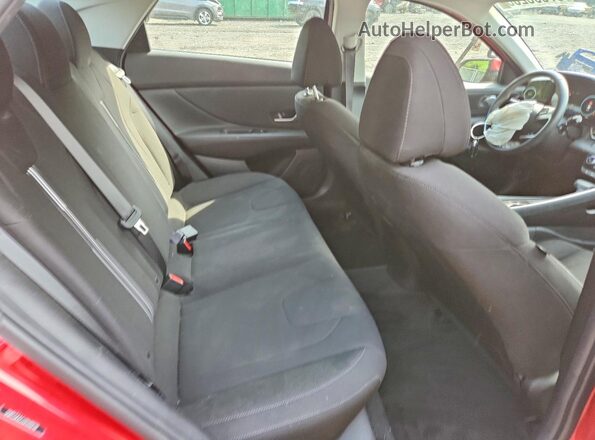 5NPLS4AGXPH111730 2023 HYUNDAI ELANTRA Red უკანა სავარძლების ხედი