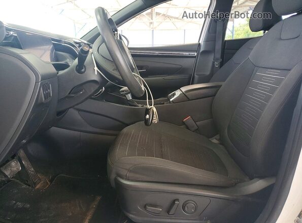 5NTJCDAE6PH075958 2023 HYUNDAI SANTA White Widok wnętrza z przodu