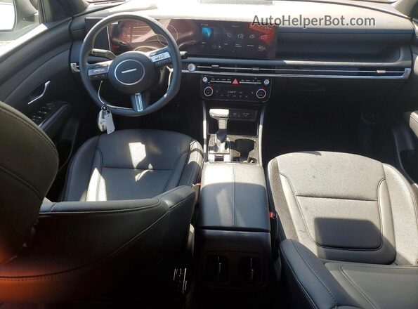 5NTJCDDE8SH152575 2025 HYUNDAI SANTA White Vista del salpicadero