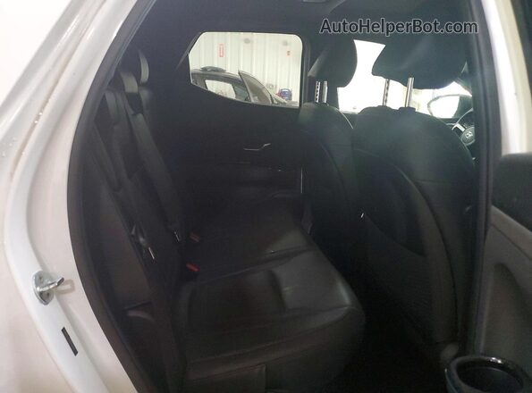5NTJEDAF9NH013373 2022 HYUNDAI SANTA White Widok tylnych siedzeń