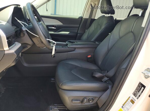 5TDAAAA53RS012431 2024 TOYOTA GRAND Beige Вид салону спереду