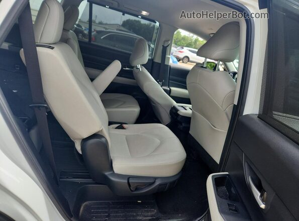 5TDAAAA55RS011510 2024 TOYOTA GRAND White Սալոնի հետևի տեսք
