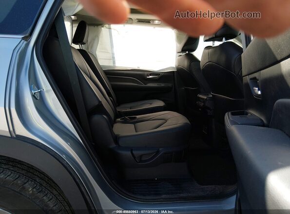 5TDAAAA55SS023792 2025 TOYOTA GRAND HIGHLANDER Silver Vista de la etiqueta del VIN