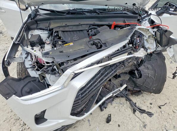 5TDAAAA57SS031960 2025 TOYOTA GRAND White Engine compartment view