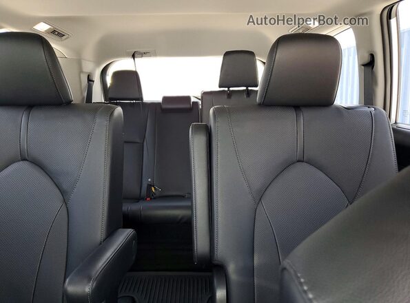 5TDAAAA57TS037906 2026 TOYOTA GRAND White Vista de los asientos traseros