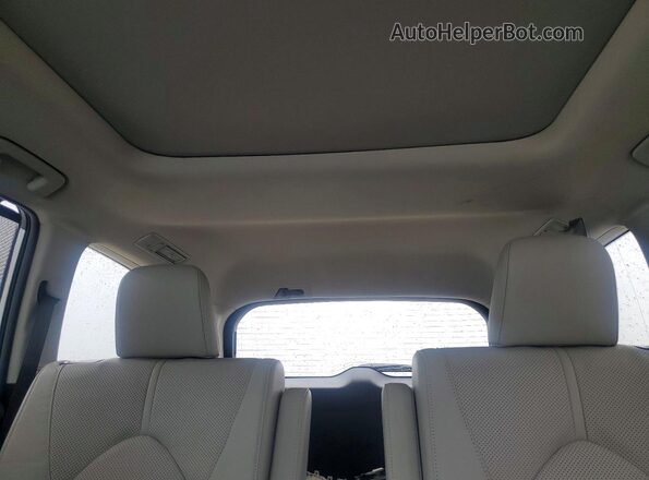 5TDAAAA59RS017245 2024 TOYOTA GRAND Silver Вид задніх сидінь