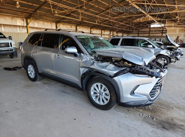 5TDAAAA5XRS015925 2024 TOYOTA GRAND Silver Delantero derecho