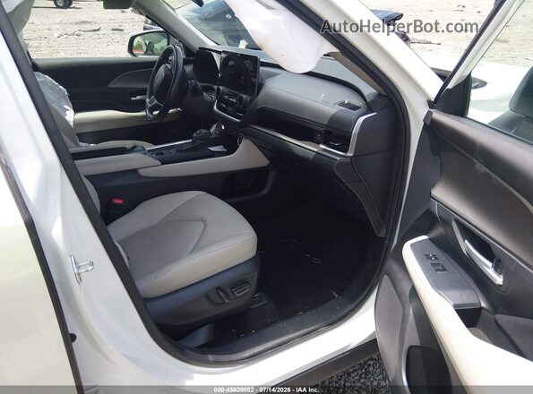 5TDAAAB50RS026317 2024 TOYOTA GRAND HIGHLANDER White Front interior view