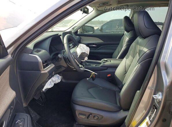 5TDAAAB51SS092235 2025 TOYOTA GRAND Gray წინა სალონის ხედი