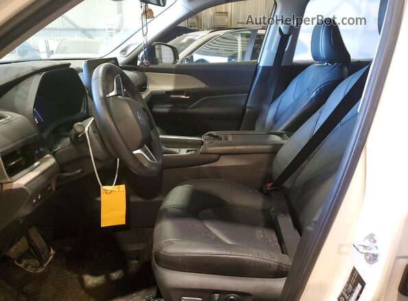 5TDAAAB52RS012743 2024 TOYOTA GRAND White Widok wnętrza z przodu