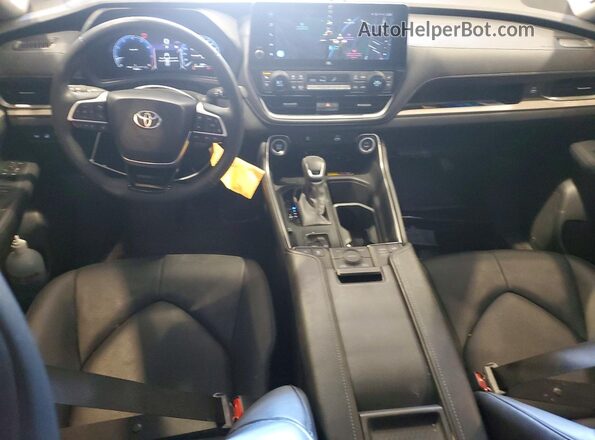 5TDAAAB52RS012743 2024 TOYOTA GRAND White Widok deski rozdzielczej