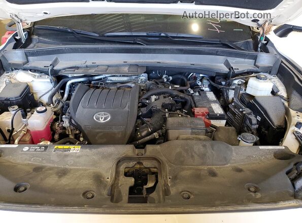 5TDAAAB52RS012743 2024 TOYOTA GRAND White Widok komory silnika