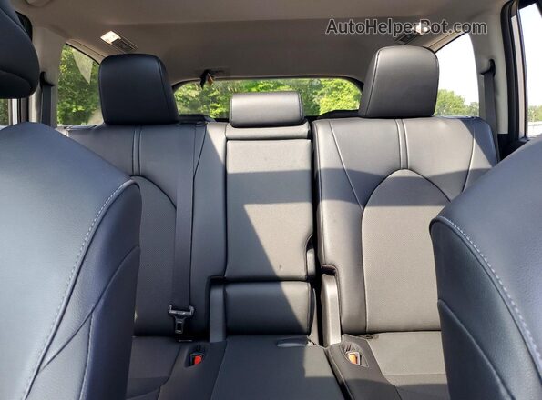 5TDAAAB53TS104578 2026 TOYOTA GRAND Silver Rear seats view