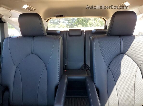 5TDAAAB55RS050547 2024 TOYOTA GRAND Red Vista de los asientos traseros