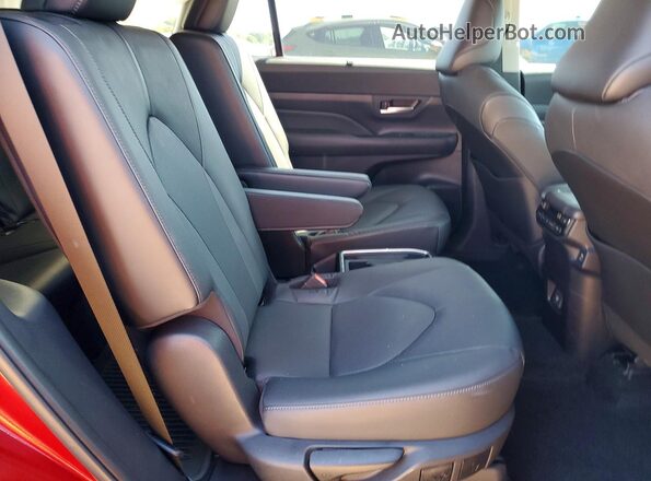 5TDAAAB55RS050547 2024 TOYOTA GRAND Red Vista interior trasera