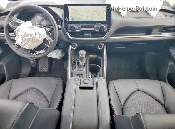 5TDAAAB55SS090827 2025 TOYOTA GRAND Белый Вид панели приборов