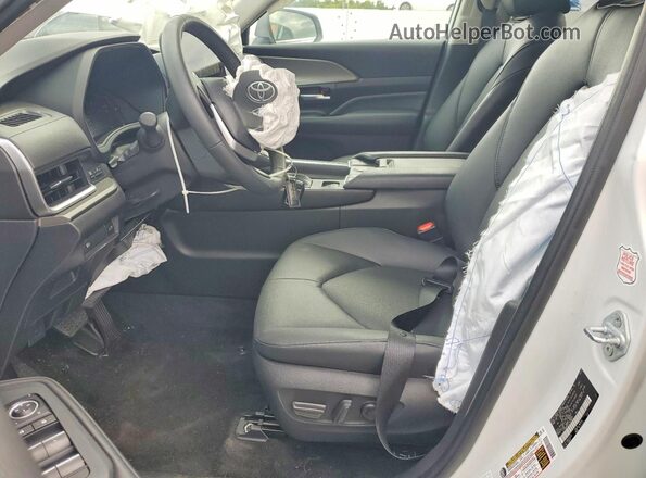 5TDAAAB55SS090827 2025 TOYOTA GRAND Белый Вид салона спереди