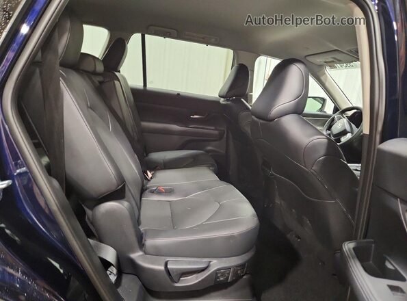 5TDAAAB55TS133855 2026 TOYOTA GRAND Blue Rear interior view