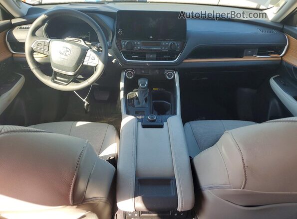 5TDAAAB56TS106891 2026 TOYOTA GRAND Серый Вид панели приборов