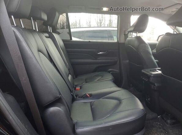 5TDAAAB58RS028137 2024 TOYOTA GRAND Black Սալոնի հետևի տեսք