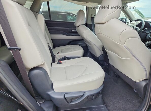 5TDAAAB59TS113057 2026 TOYOTA GRAND Black Rear interior view