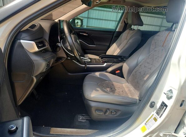 5TDAARAH4NS513069 2022 TOYOTA HIGHLANDER White Widok wnętrza z przodu
