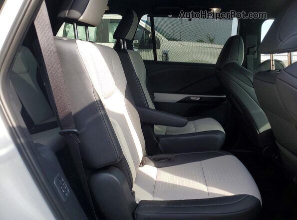 5TDABAB63TS017821 2026 LEXUS TX White Rear interior view