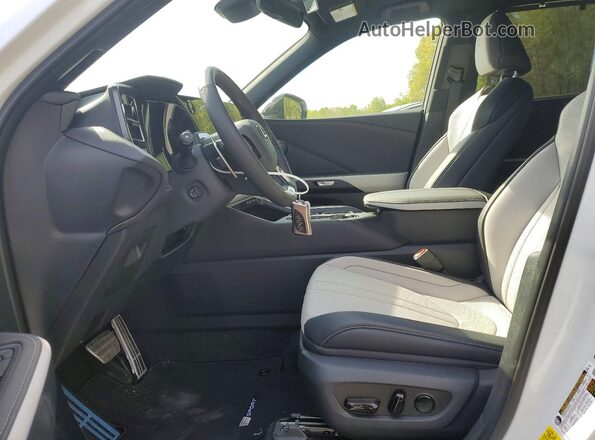 5TDABAB63TS017821 2026 LEXUS TX White Front interior view