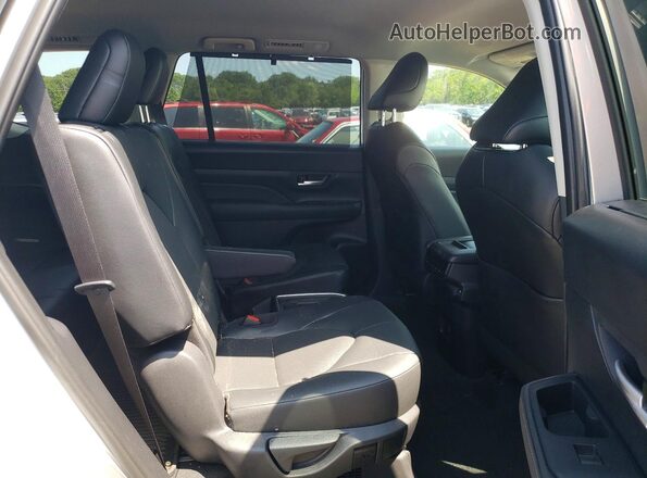 5TDACAB52TS095317 2026 TOYOTA GRAND Silver Rear interior view
