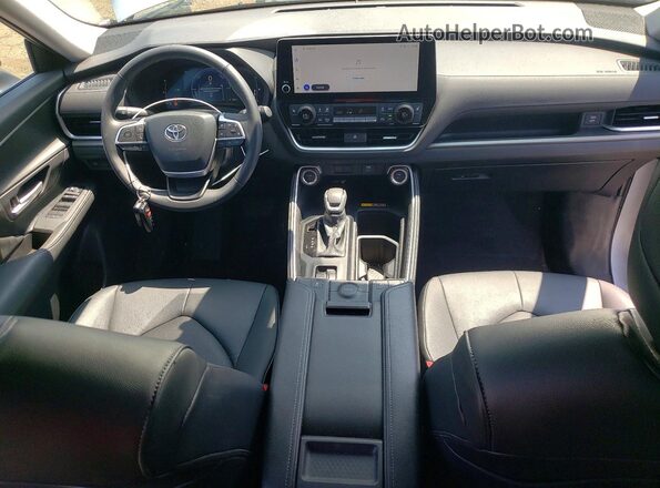 5TDACAB52TS095317 2026 TOYOTA GRAND Silver Dashboard view