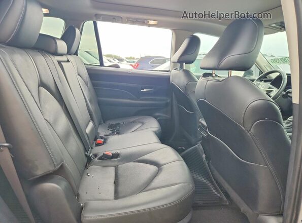 5TDACAB53RS001163 2024 TOYOTA GRAND Silver Հետևի նստատեղերի տեսք