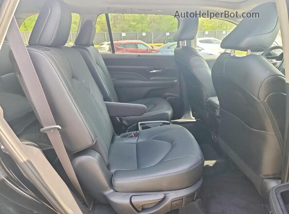 5TDACAB53RS026449 2024 TOYOTA GRAND Black Vista interior trasera