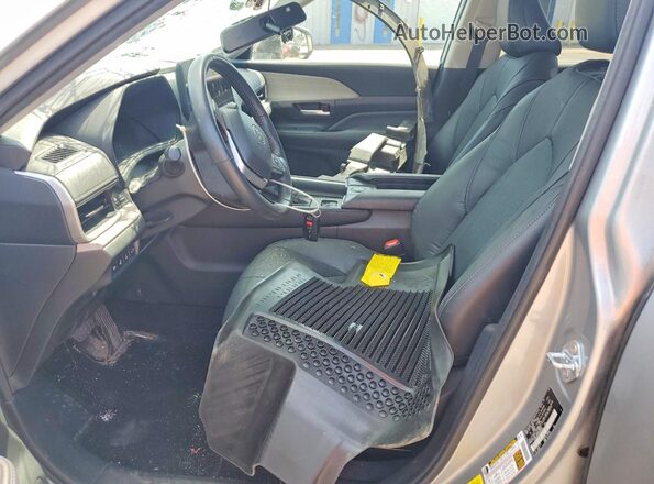 5TDACAB54RS009126 2024 TOYOTA GRAND Silver Vista interior delantera