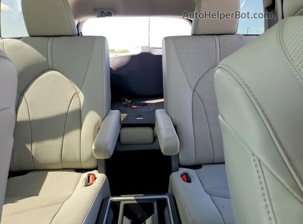 5TDACAB54TS071715 2026 TOYOTA GRAND White Rear seats view