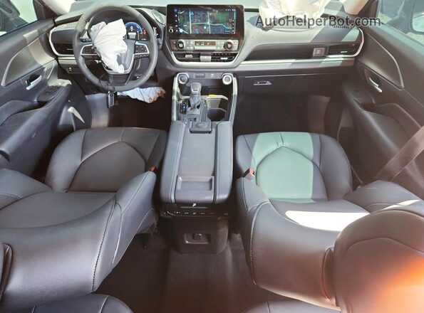 5TDACAB55TS087874 2026 TOYOTA GRAND Silver Dashboard view