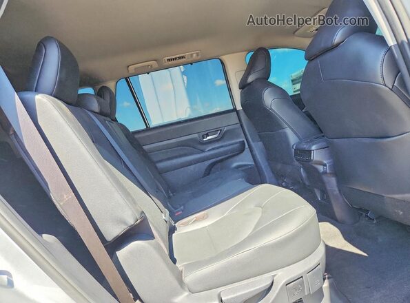 5TDACAB55TS087874 2026 TOYOTA GRAND Silver Rear interior view