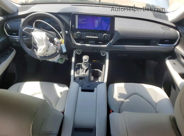 5TDACAB56SS046085 2025 TOYOTA GRAND Silver Առջևի վահանակի տեսք