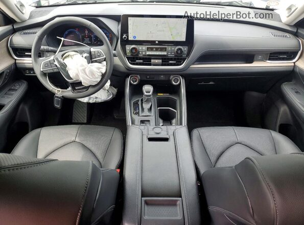 5TDACAB56TS101166 2026 TOYOTA GRAND Blue Vista del salpicadero