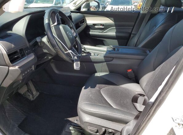 5TDACAB57RS003188 2024 TOYOTA GRAND White Vista interior delantera