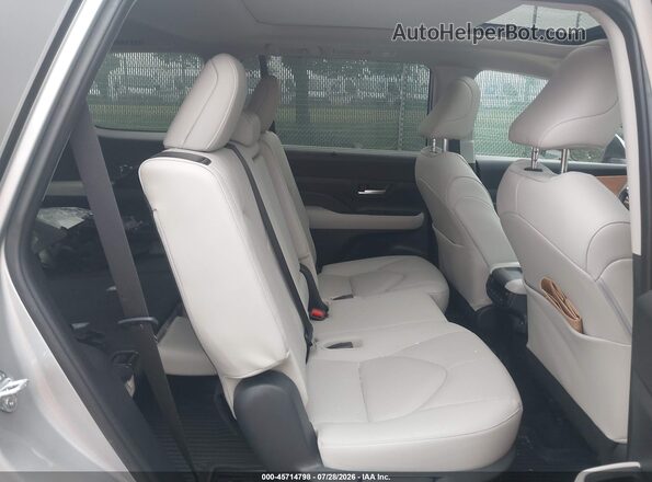 5TDACAB58RS014894 2024 TOYOTA GRAND HIGHLANDER Silver VIN կոդի պիտակի տեսք