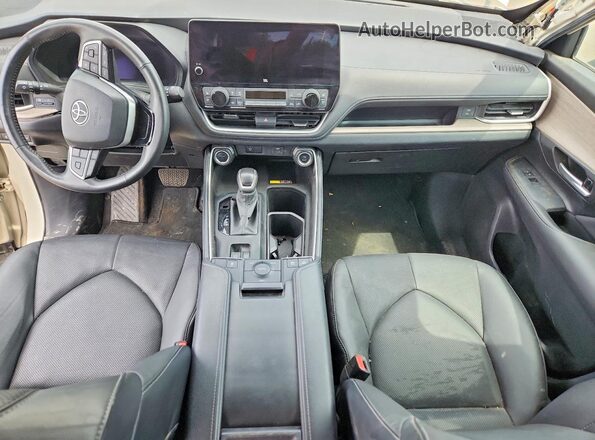 5TDACAB58RS018797 2024 TOYOTA GRAND Cream Առջևի վահանակի տեսք