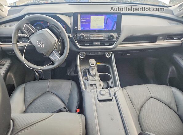 5TDACAB59SS050986 2025 TOYOTA GRAND White Widok deski rozdzielczej