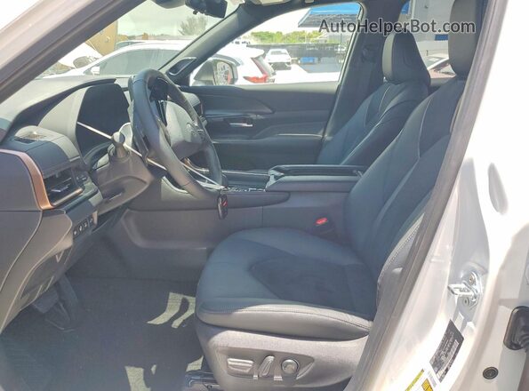 5TDADAB54TS030546 2026 TOYOTA GRAND Белый Вид салона спереди