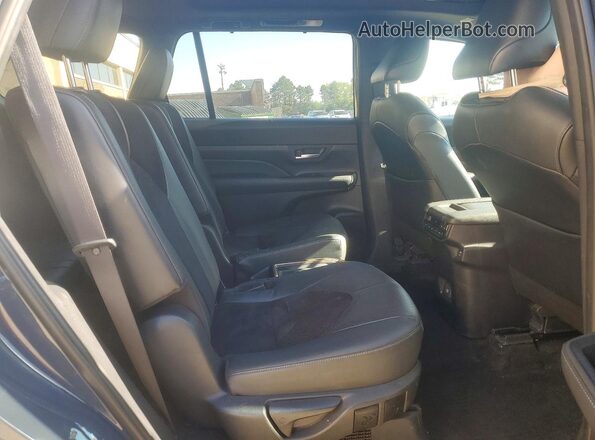 5TDADAB58RS004699 2024 TOYOTA GRAND Gray Սալոնի հետևի տեսք
