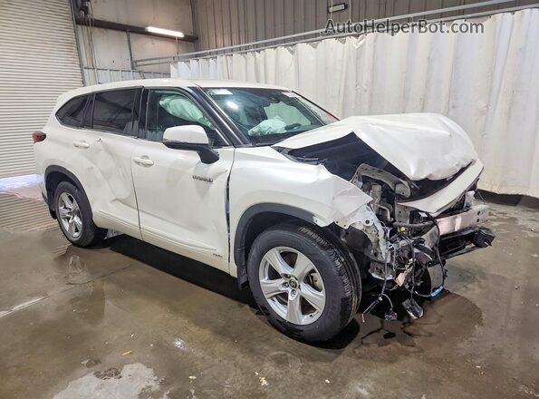 5TDBBRCH2MS530093 2021 TOYOTA HIGHLANDER White Передня права чверть