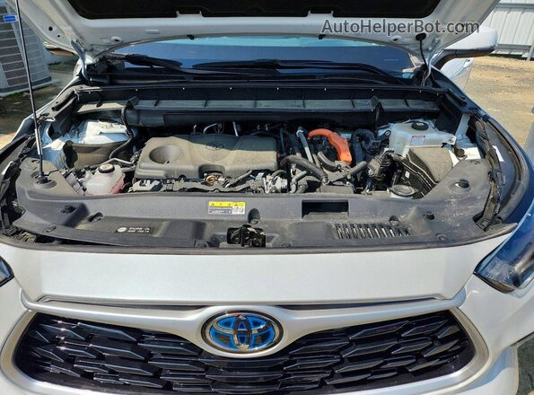 5TDBBRCH5PS130968 2023 TOYOTA HIGHLANDER Белый Вид подкапотного пространства