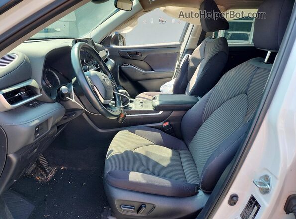 5TDBBRCH5PS130968 2023 TOYOTA HIGHLANDER Белый Вид салона спереди